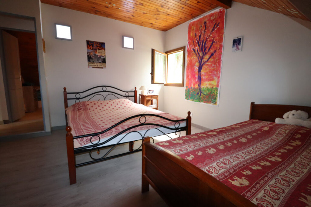 Très belle maison rénovée à proximité du village – 8 pièces – 5 chambres – 175 m²