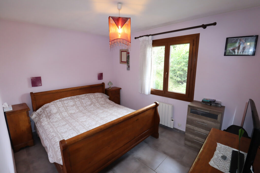 Très belle maison rénovée à proximité du village – 8 pièces – 5 chambres – 175 m²