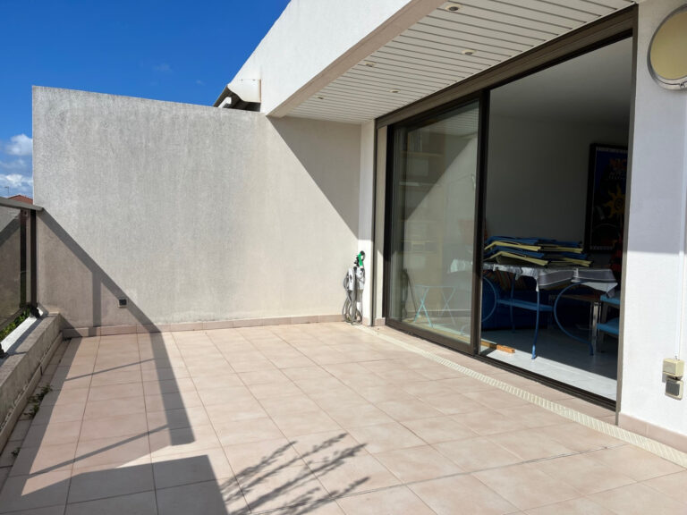 CORNICHE BELLEVUE DERNIER ÉTAGE 3 PIÈCES VUE MER TERRASSE – 3 pièces – 2 chambres – 79 m²