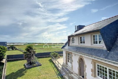 PLOUHINEC : Maison traditionnelle en bord de mer – 6 pièces – 4 chambres – 137 m²