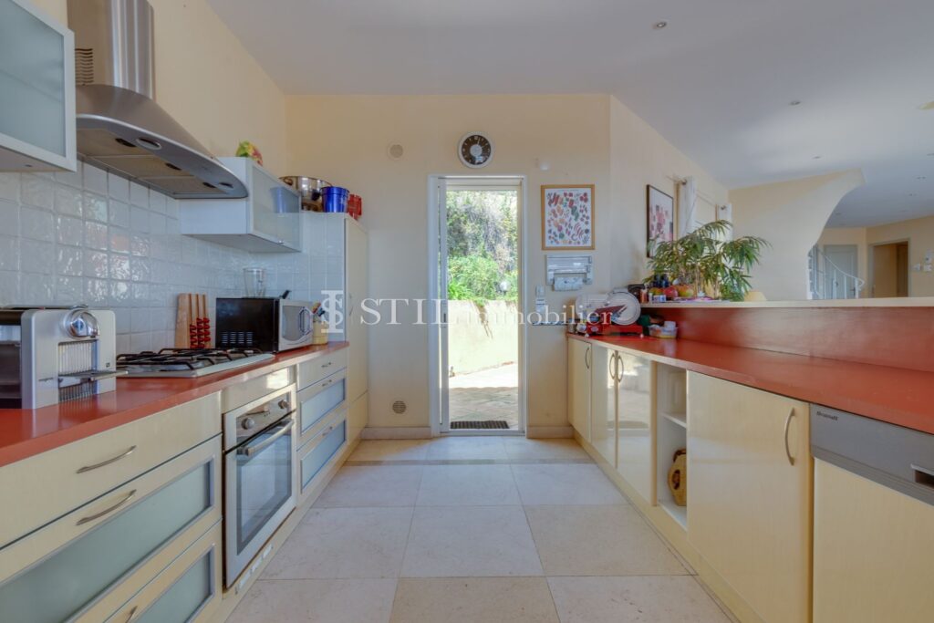 vente villa 7 Pièce(s) – 7 pièces – 5 chambres – 280.00 m²