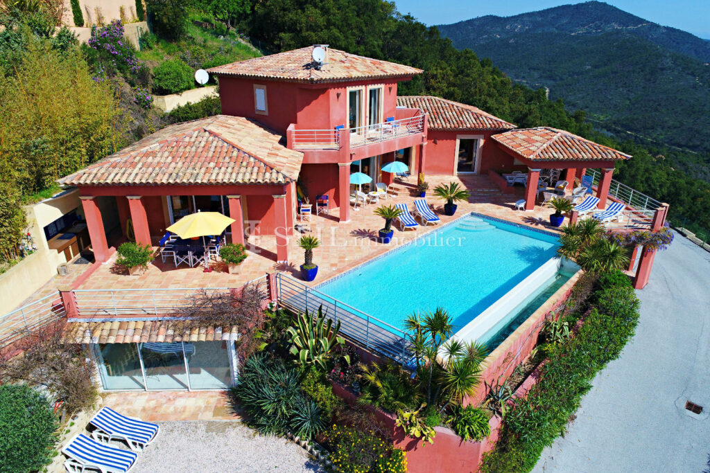 vente villa 7 Pièce(s) – 7 pièces – 5 chambres – 280.00 m²