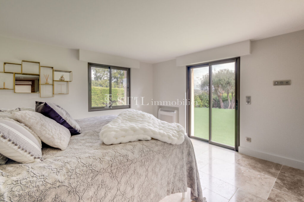 location villa 6 Pièce(s) – 6 pièces – 5 chambres – 266.00 m²