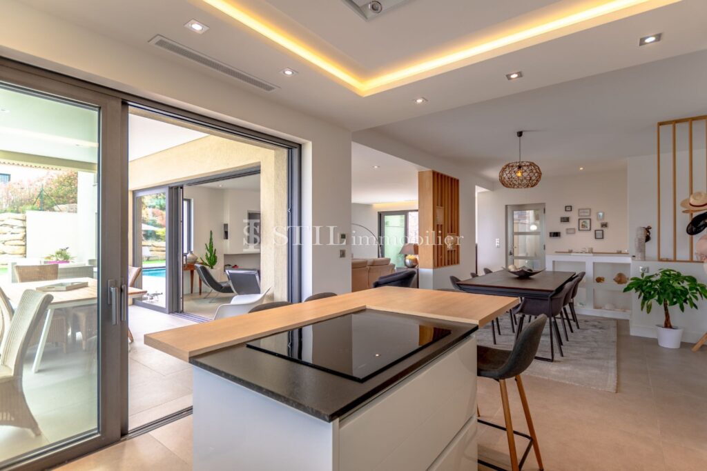 location villa 5 Pièce(s) – 5 pièces – 4 chambres – 170.00 m²