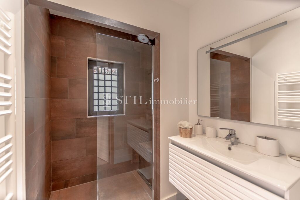 location villa 5 Pièce(s) – 5 pièces – 4 chambres – 170.00 m²