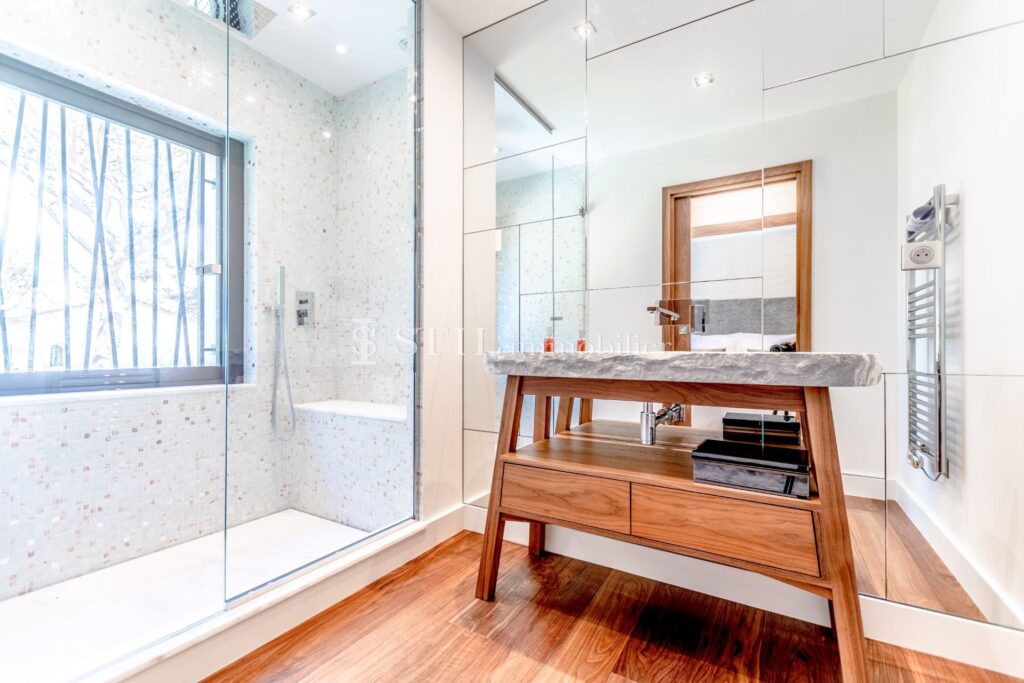 location villa 6 Pièce(s) – 6 pièces – 5 chambres – 380.00 m²