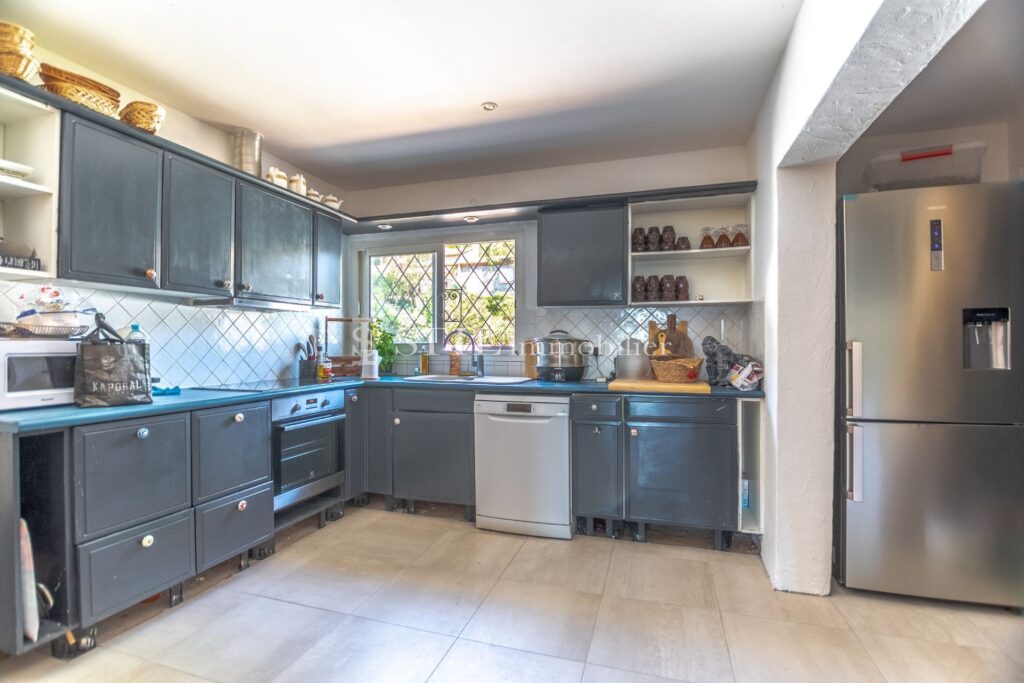 vente villa 10 Pièce(s) – 10 pièces – 10 chambres – 600.00 m²