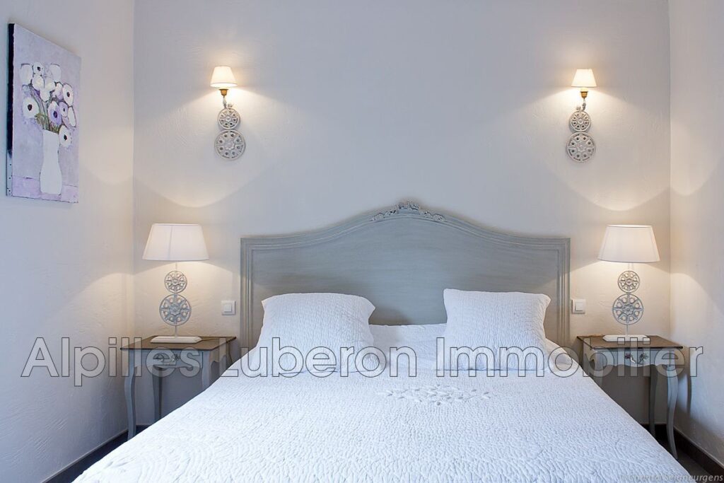 location propriété 10 Pièce(s) – 10 pièces – 7 chambres – 320.00 m²