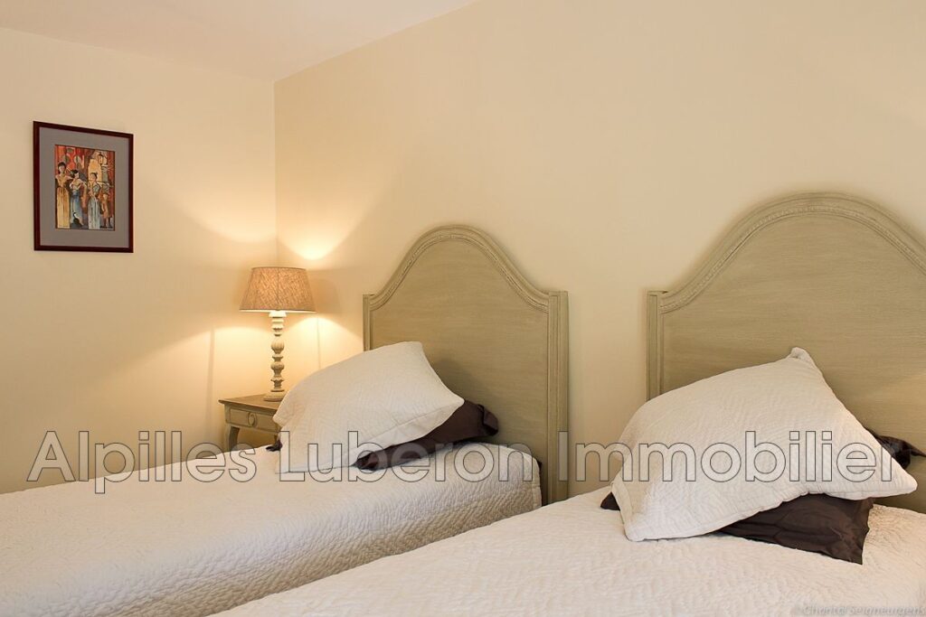 location propriété 10 Pièce(s) – 10 pièces – 7 chambres – 320.00 m²