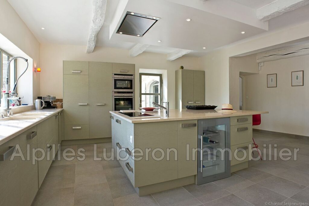 location propriété 10 Pièce(s) – 10 pièces – 7 chambres – 320.00 m²