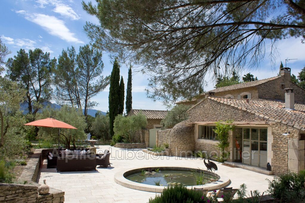 location propriété 10 Pièce(s) – 10 pièces – 7 chambres – 320.00 m²