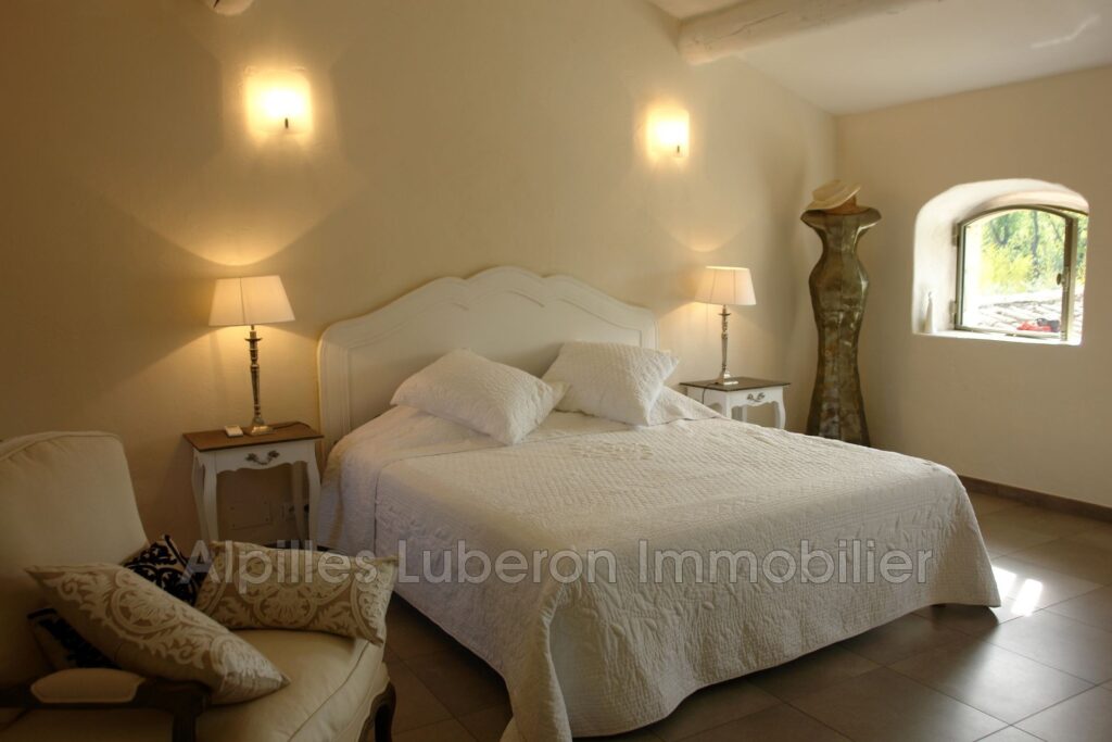 location propriété 10 Pièce(s) – 10 pièces – 7 chambres – 320.00 m²