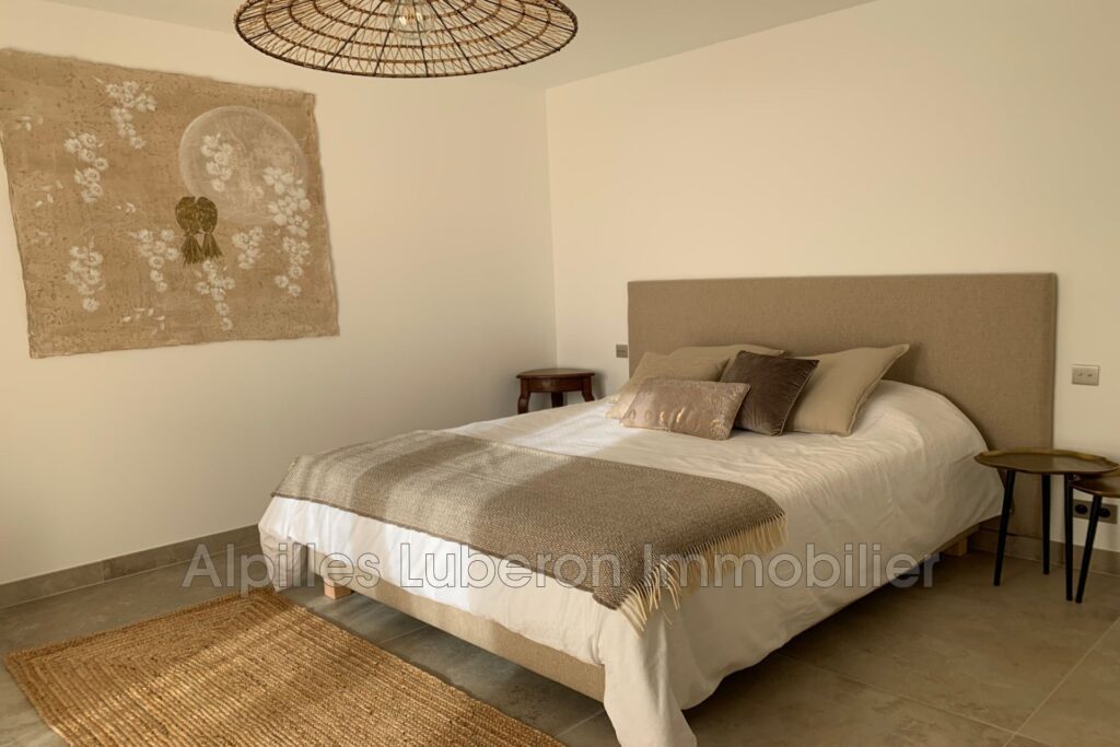 location mas 7 Pièce(s) – 7 pièces – 5 chambres – 250.00 m²