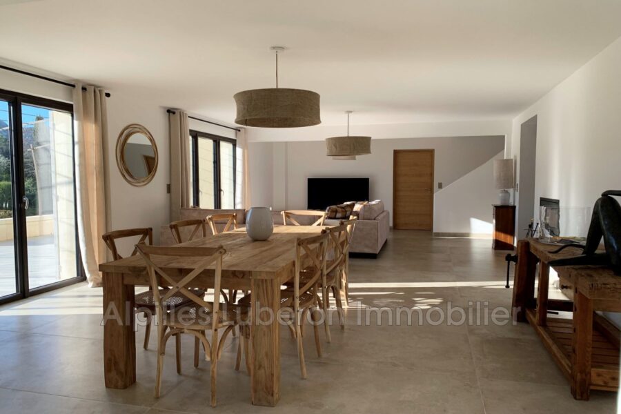 Maison à louer à Eygalières