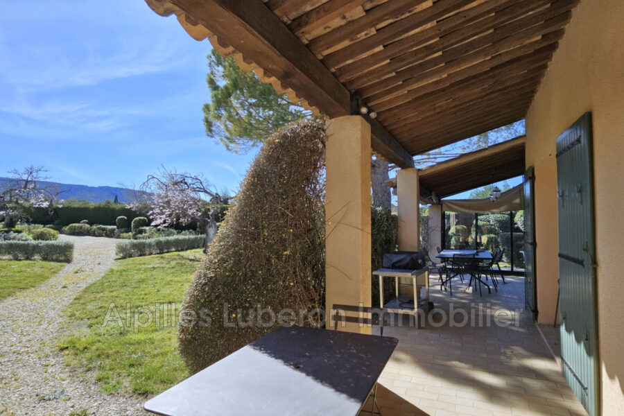 Maison à louer à Eygalières