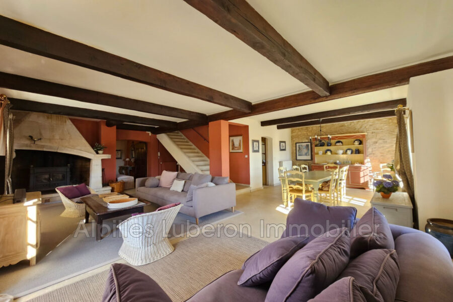 Maison à louer à Eygalières
