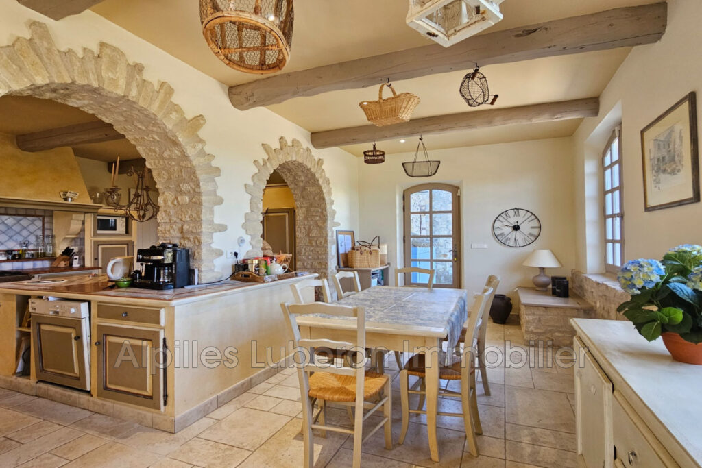 location mas 7 Pièce(s) – 7 pièces – 5 chambres – 300.00 m²