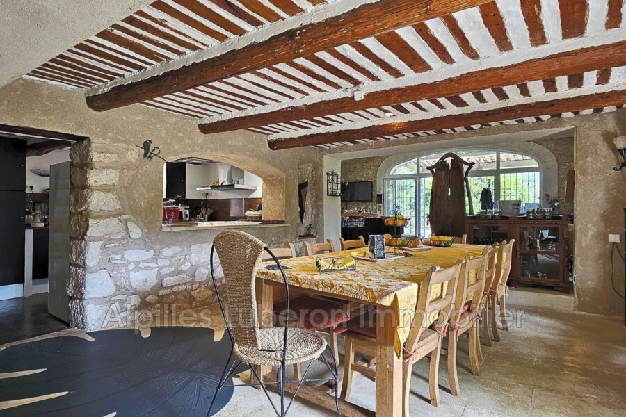 Maison à louer à Eygalières