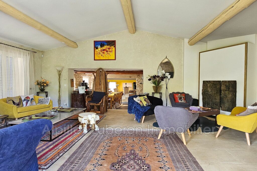 location mas 11 Pièce(s) – 11 pièces – 8 chambres – 400.00 m²