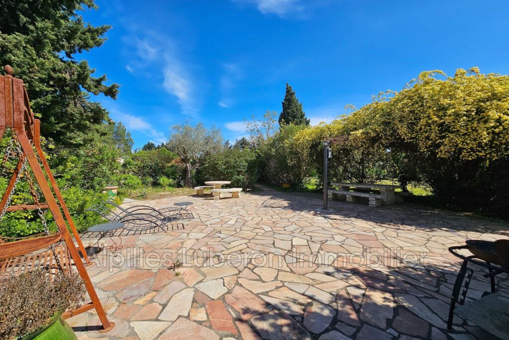 location mas 11 Pièce(s) – 11 pièces – 8 chambres – 400.00 m²