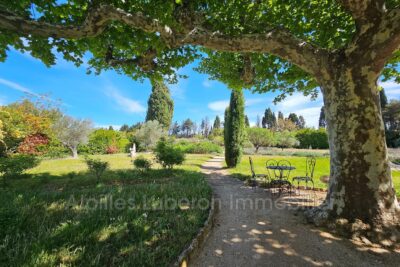 location mas 11 Pièce(s) – 11 pièces – 8 chambres – 400.00 m²