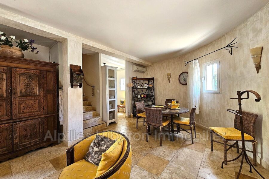 Maison à louer à Eygalières
