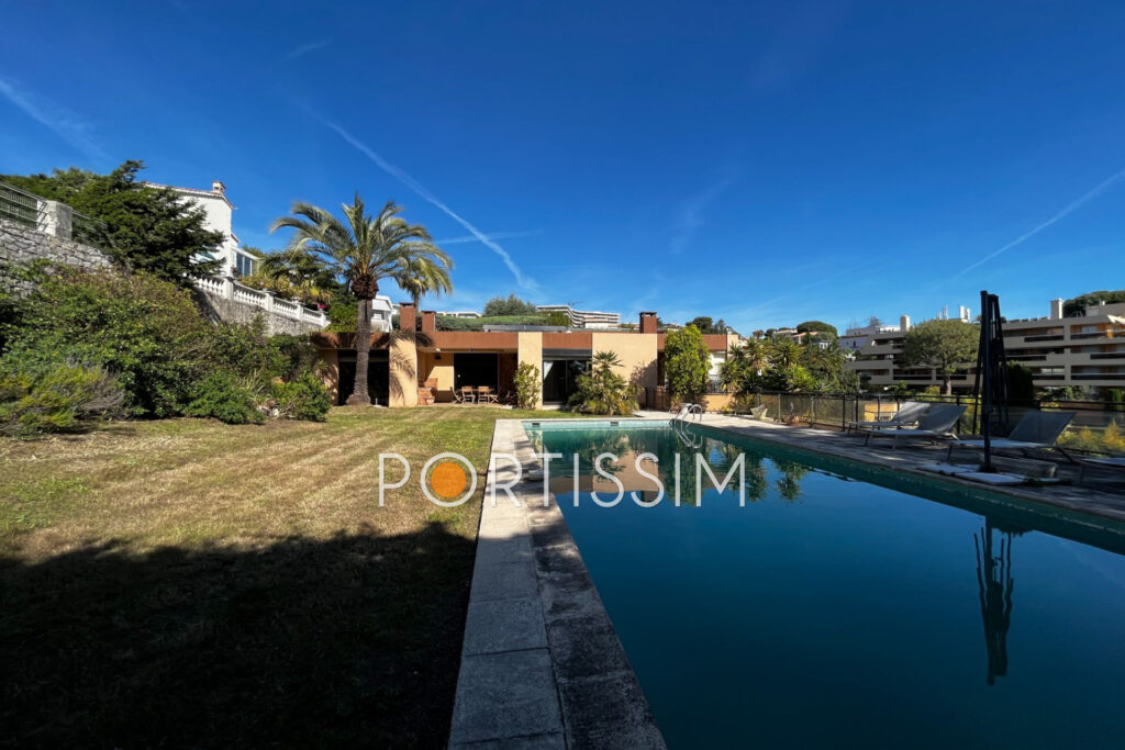 vente maison 8 Pièce(s) – 8 pièces – 3 chambres – 590.00 m²