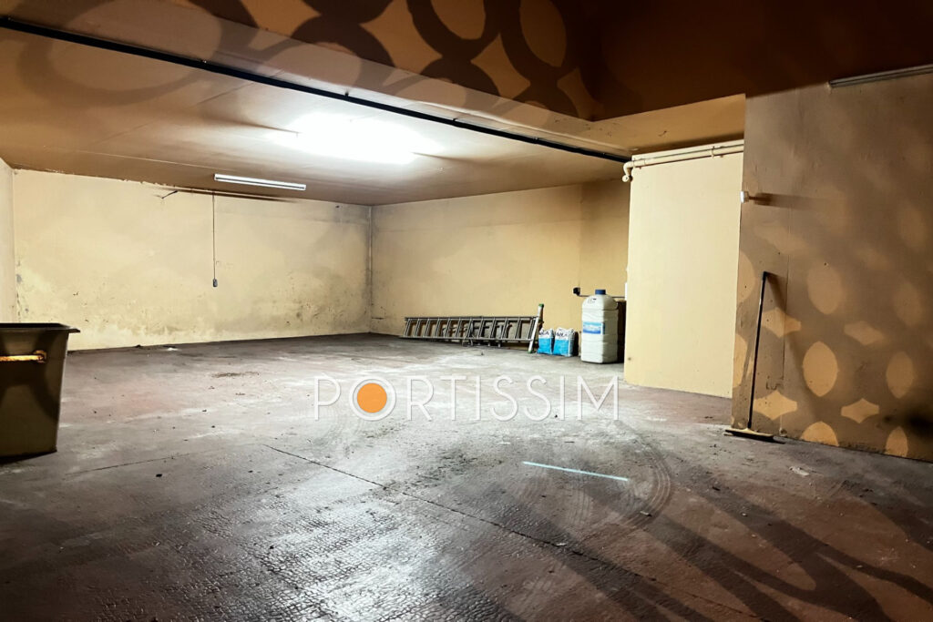 vente maison 8 Pièce(s) – 8 pièces – 3 chambres – 590.00 m²