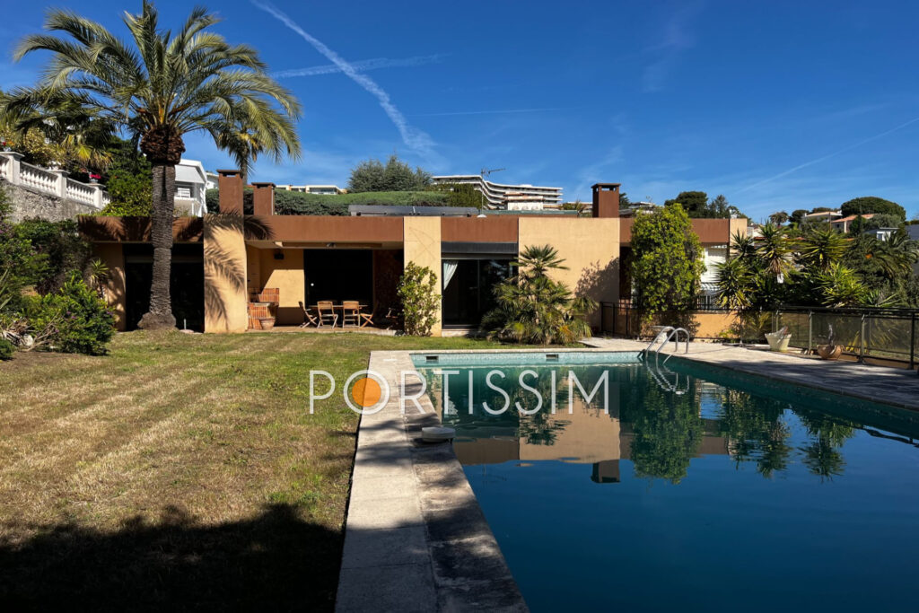 vente maison 8 Pièce(s) – 8 pièces – 3 chambres – 590.00 m²