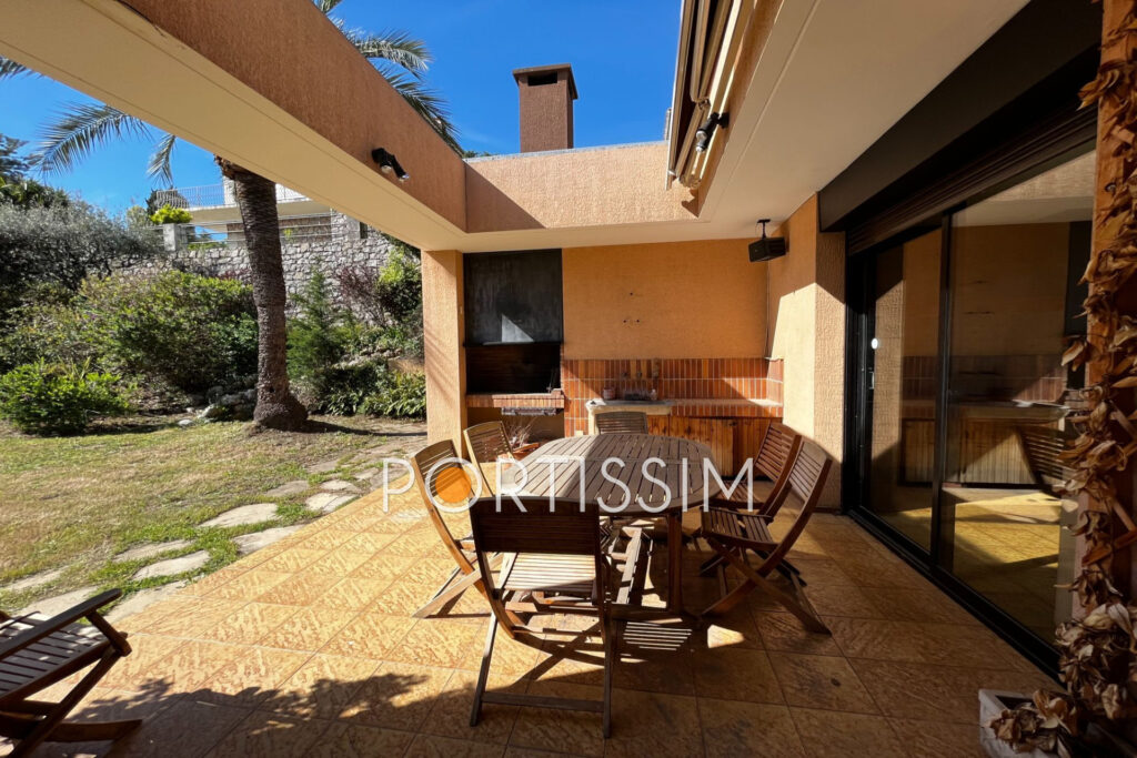 vente maison 8 Pièce(s) – 8 pièces – 3 chambres – 590.00 m²