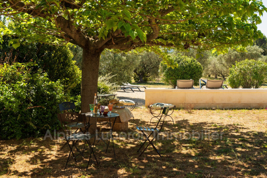 Maison à louer à Eygalières