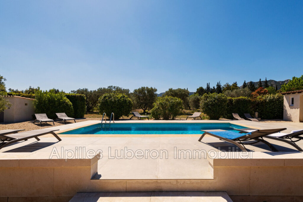 location mas 7 Pièce(s) – 7 pièces – 5 chambres – 250.00 m²