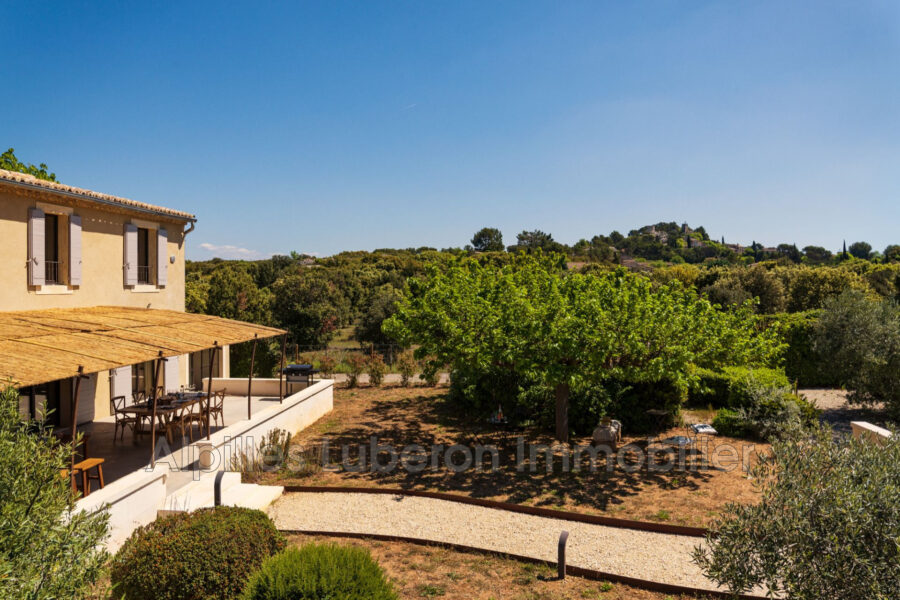 Maison à louer à Eygalières
