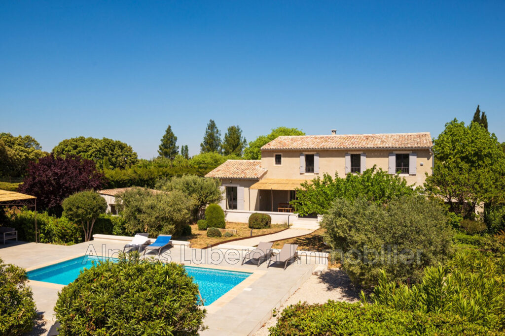 location mas 7 Pièce(s) – 7 pièces – 5 chambres – 250.00 m²