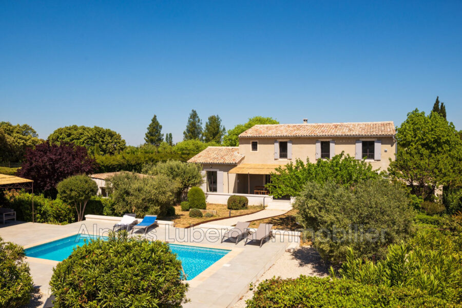 Maison à louer à Eygalières