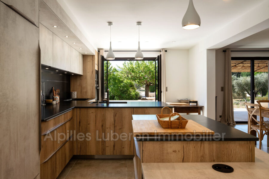 Maison à louer à Eygalières