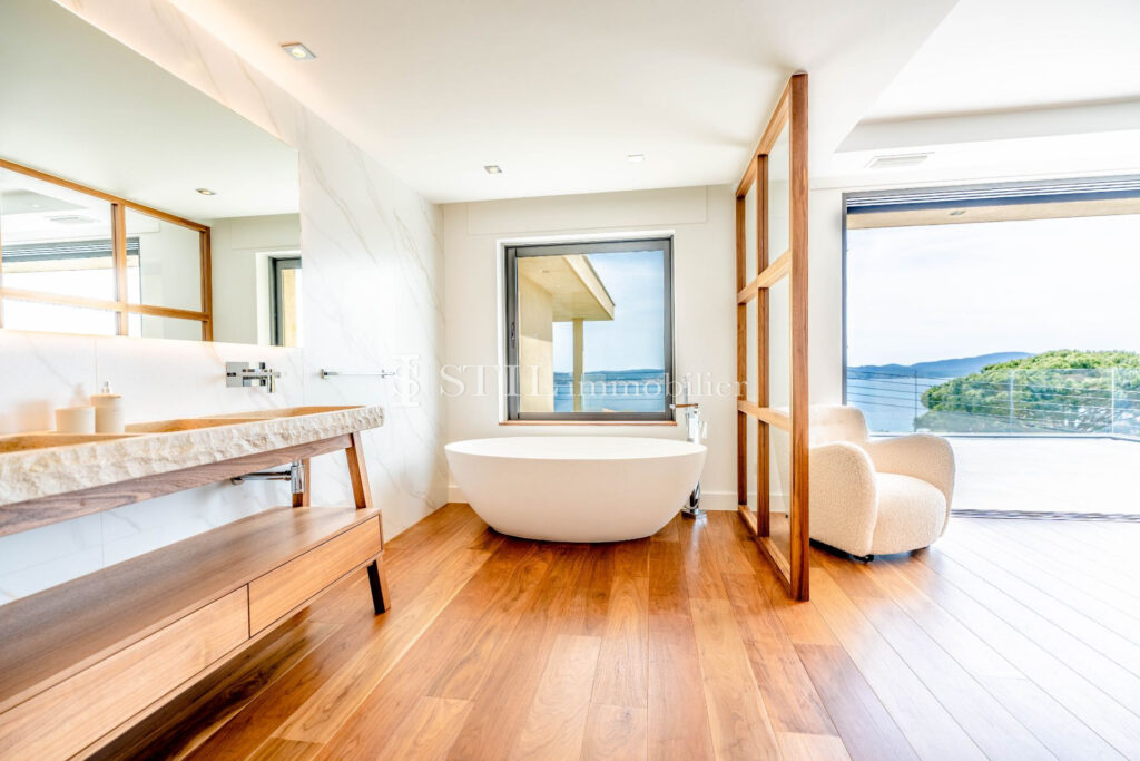 location villa 6 Pièce(s) – 6 pièces – 4 chambres – 366.00 m²