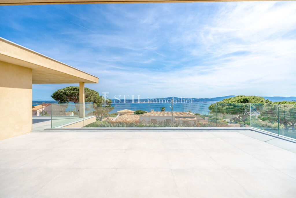 location villa 6 Pièce(s) – 6 pièces – 4 chambres – 366.00 m²