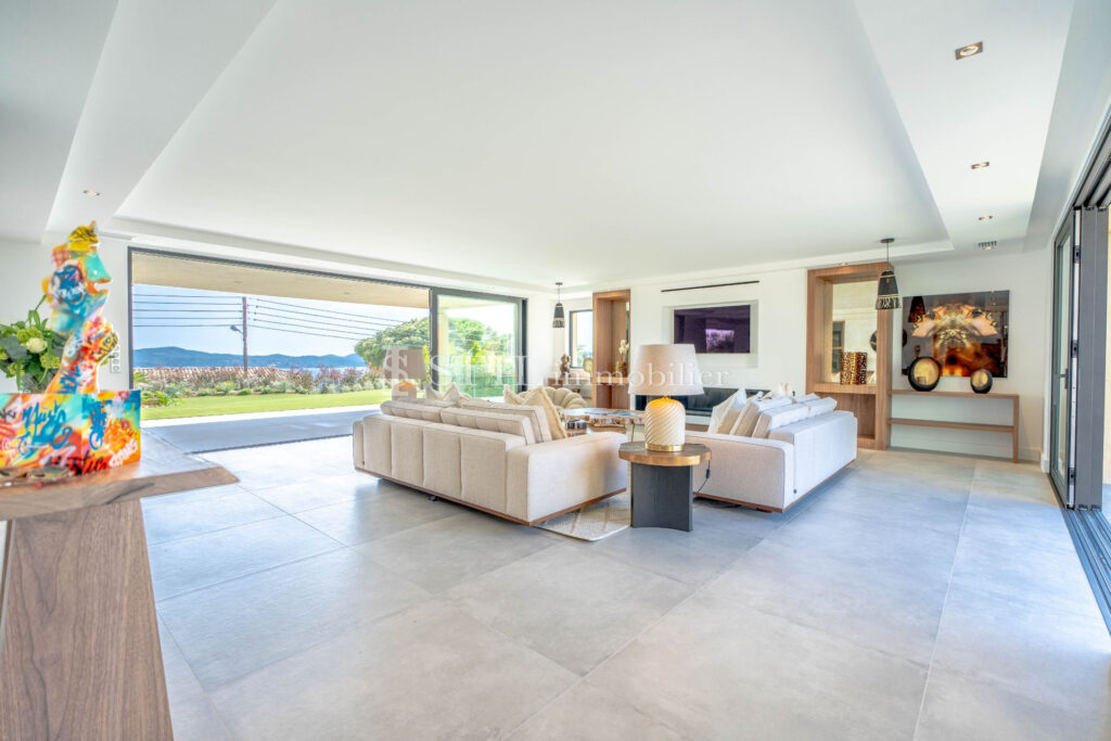 location villa 6 Pièce(s) – 6 pièces – 4 chambres – 366.00 m²