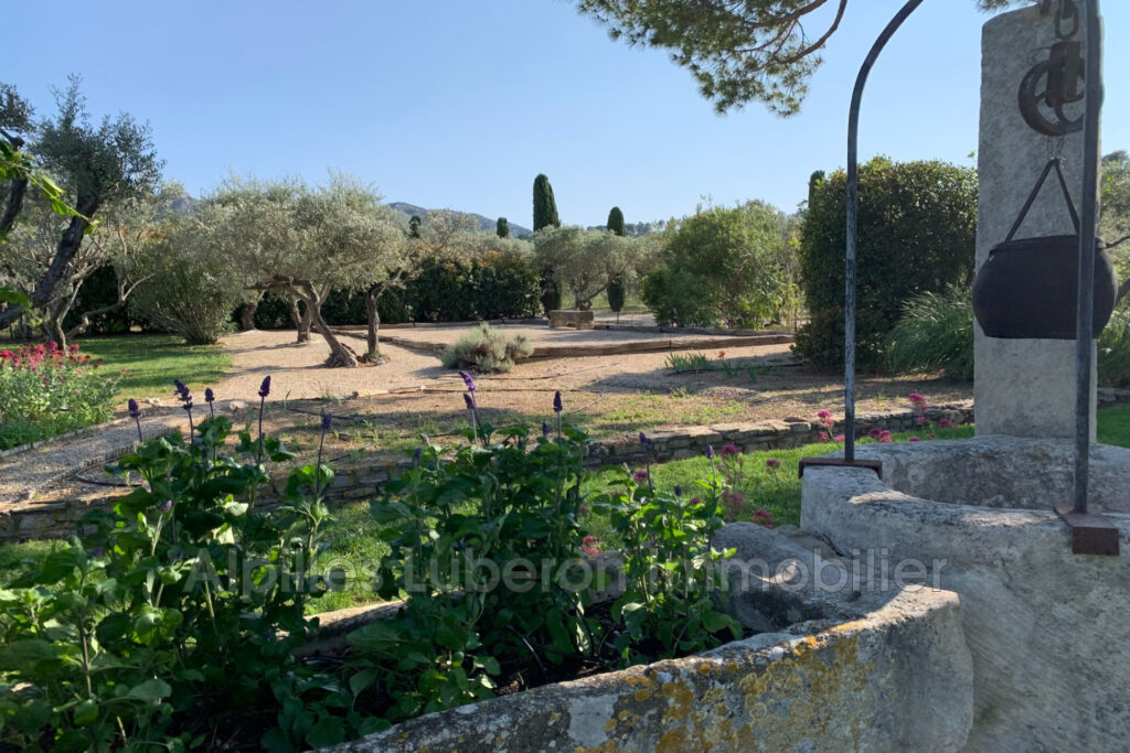 location mas 7 Pièce(s) – 7 pièces – 5 chambres – 300.00 m²