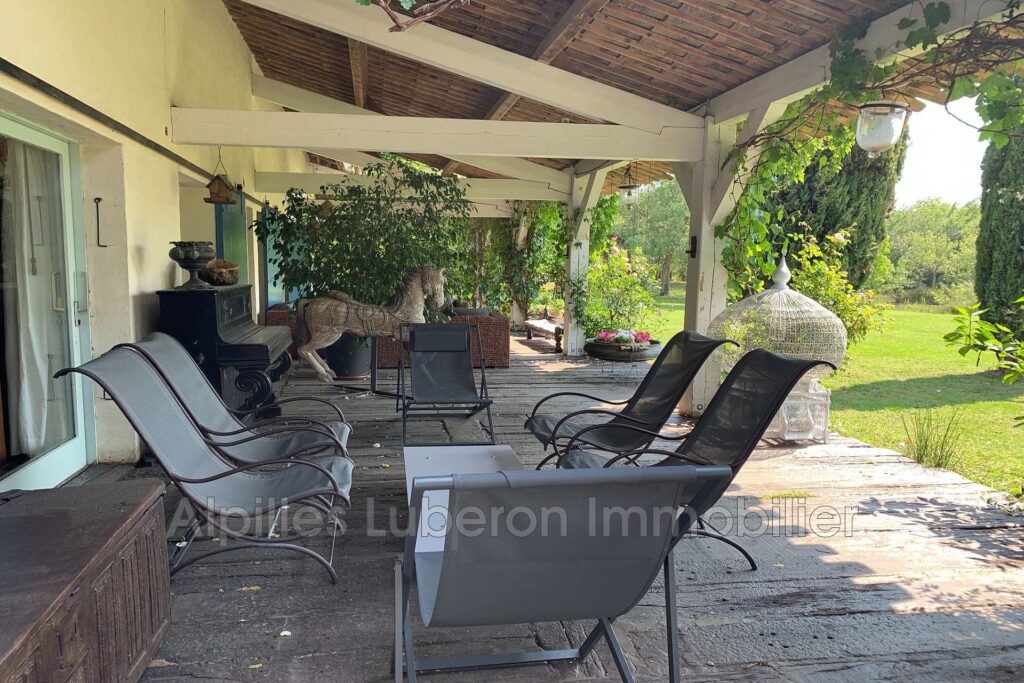 location longère 9 Pièce(s) – 9 pièces – 7 chambres – 300.00 m²