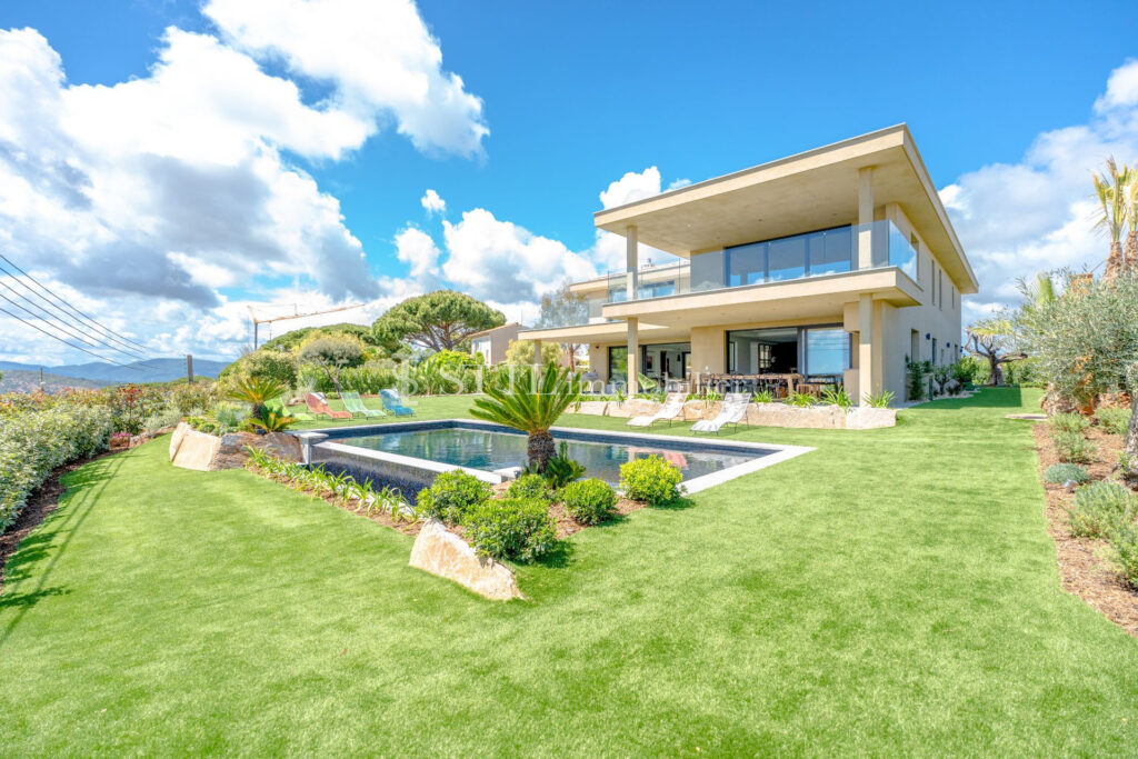 location villa 6 Pièce(s) – 6 pièces – 4 chambres – 366.00 m²