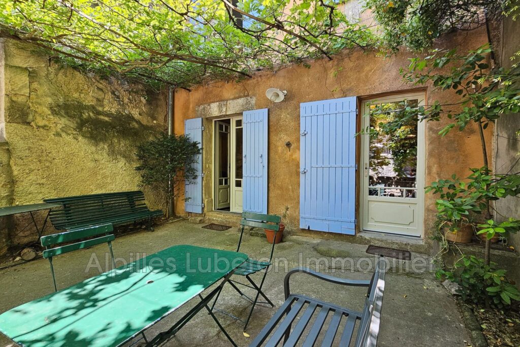 location maison de village 4 Pièce(s) – 4 pièces – 2 chambres – 85.00 m²