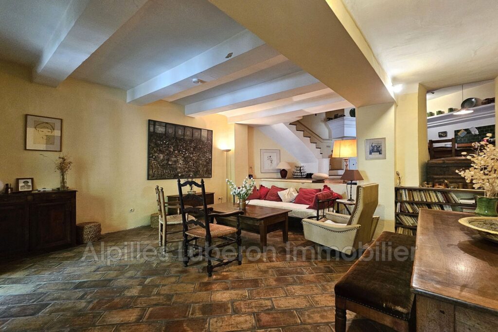 location maison de village 4 Pièce(s) – 4 pièces – 2 chambres – 85.00 m²