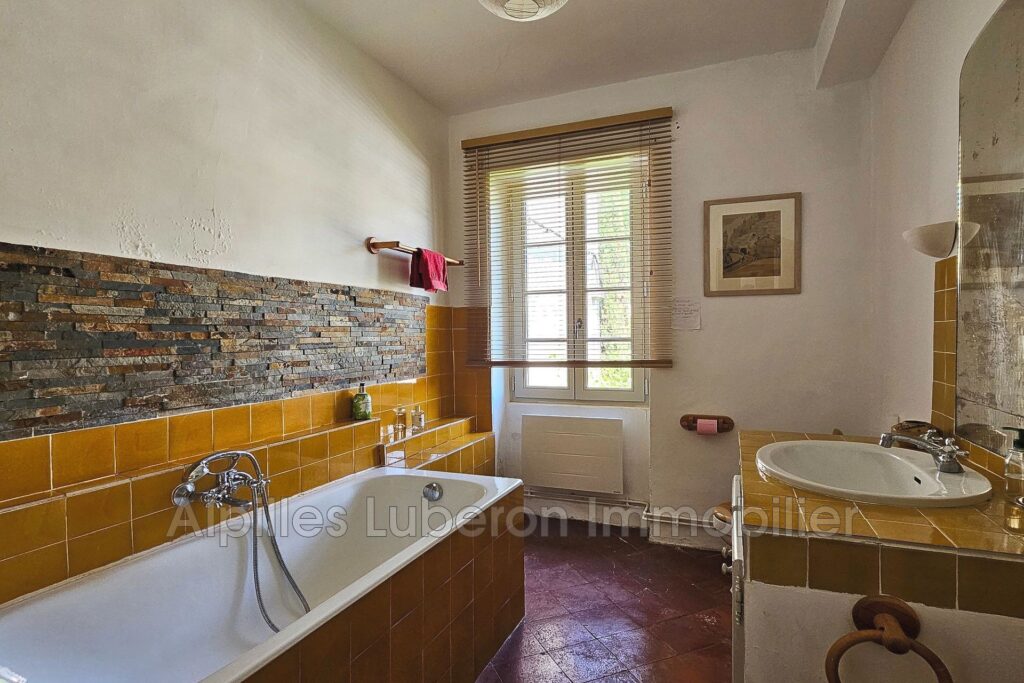 location maison de village 4 Pièce(s) – 4 pièces – 2 chambres – 85.00 m²