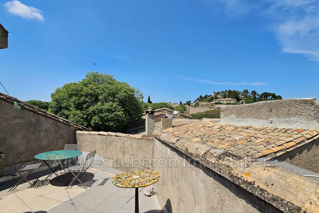 location maison de village 4 Pièce(s) – 4 pièces – 2 chambres – 85.00 m²