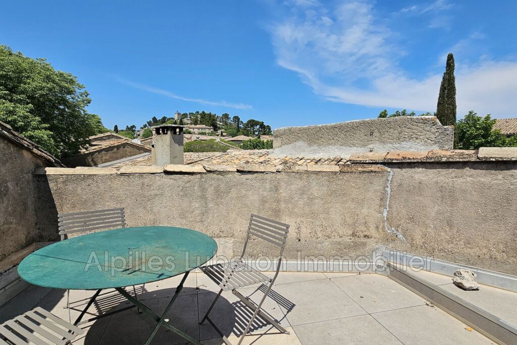 location maison de village 4 Pièce(s) – 4 pièces – 2 chambres – 85.00 m²