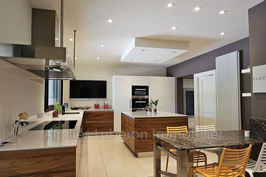 location mas 8 Pièce(s) – 8 pièces – 6 chambres – 430.00 m²