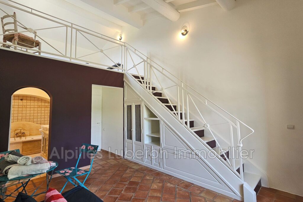 location mas 8 Pièce(s) – 8 pièces – 6 chambres – 430.00 m²