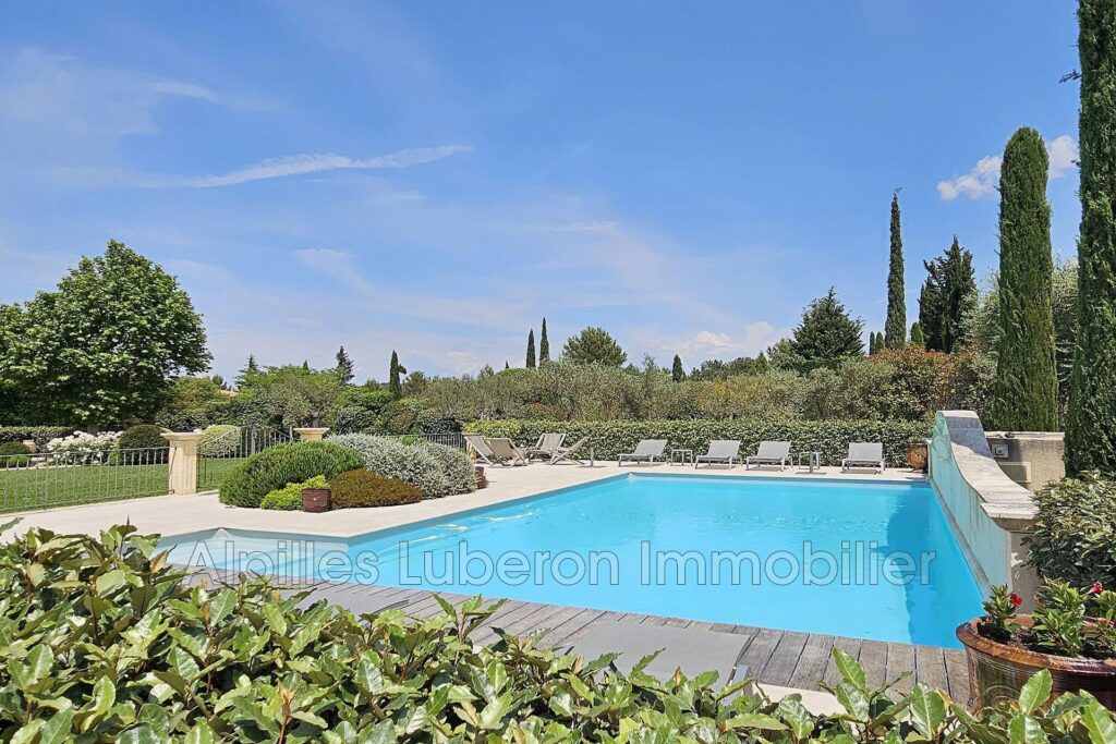 location mas 8 Pièce(s) – 8 pièces – 6 chambres – 430.00 m²